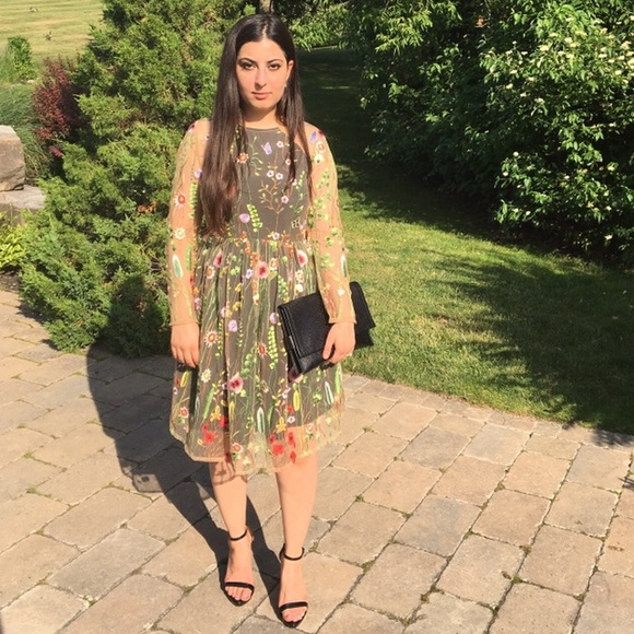 Floral Embroidered Lace Dress - Picture 5 of 10